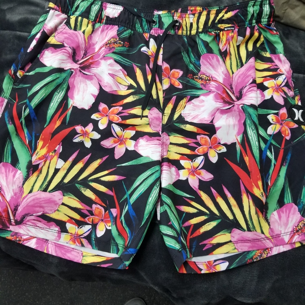 Hurley floral board shorts...elastic waist...7in